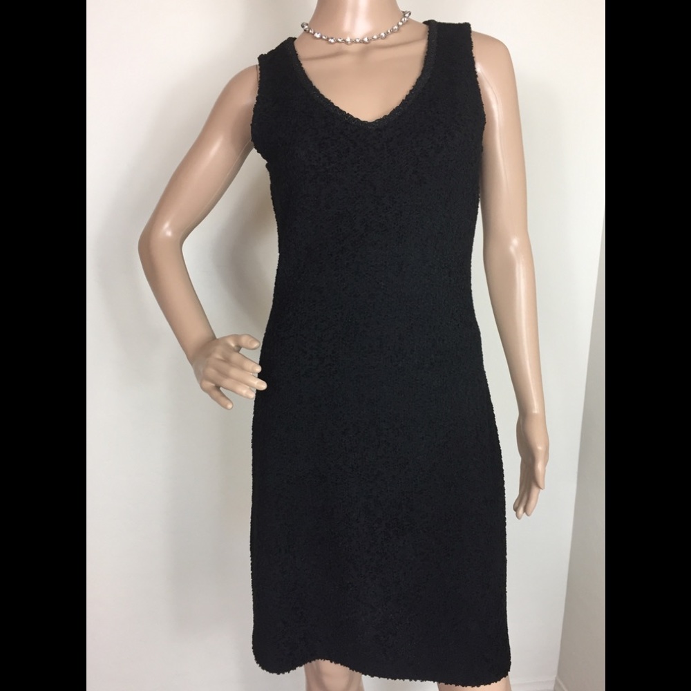St. John Black Sleeveless V-Neck Sheath Dress